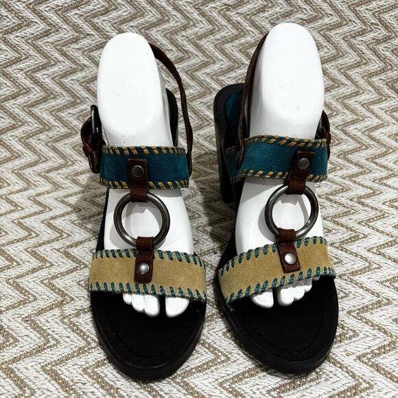 Chinese Laundry “Golden” Stacked Heel Sandals - Picture 4 of 12